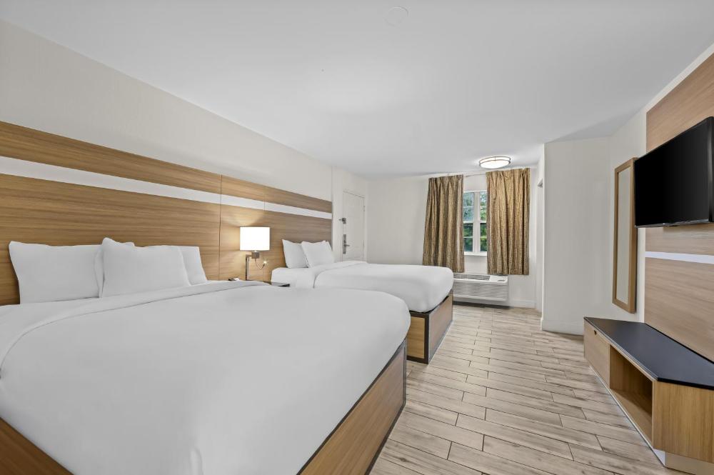Quadruple Room - Non Smoking interior